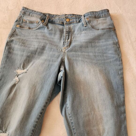 Universal Thread High Rise Jegging Size 16 Light Blue Distressed - Picture 2 of 13